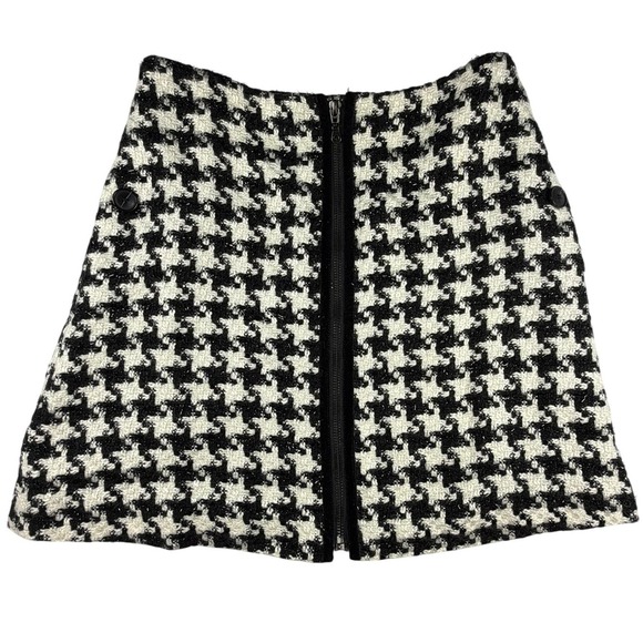 Anthropologie Dresses & Skirts - Anthropologie Evira Black/White Houndstooth Shine Tweed Mini Skirt Women 0P Zip